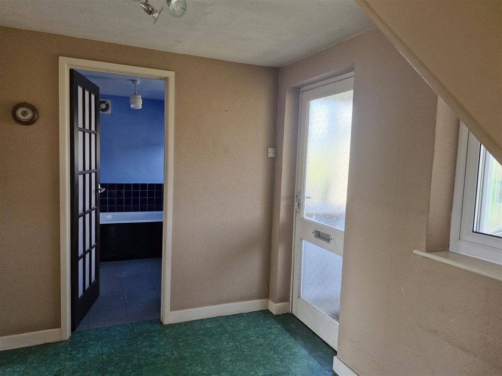 Property photo 2 of 22 Halllway.Jpg
