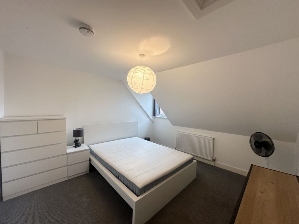 Property photo 3 of 15 Photo 5