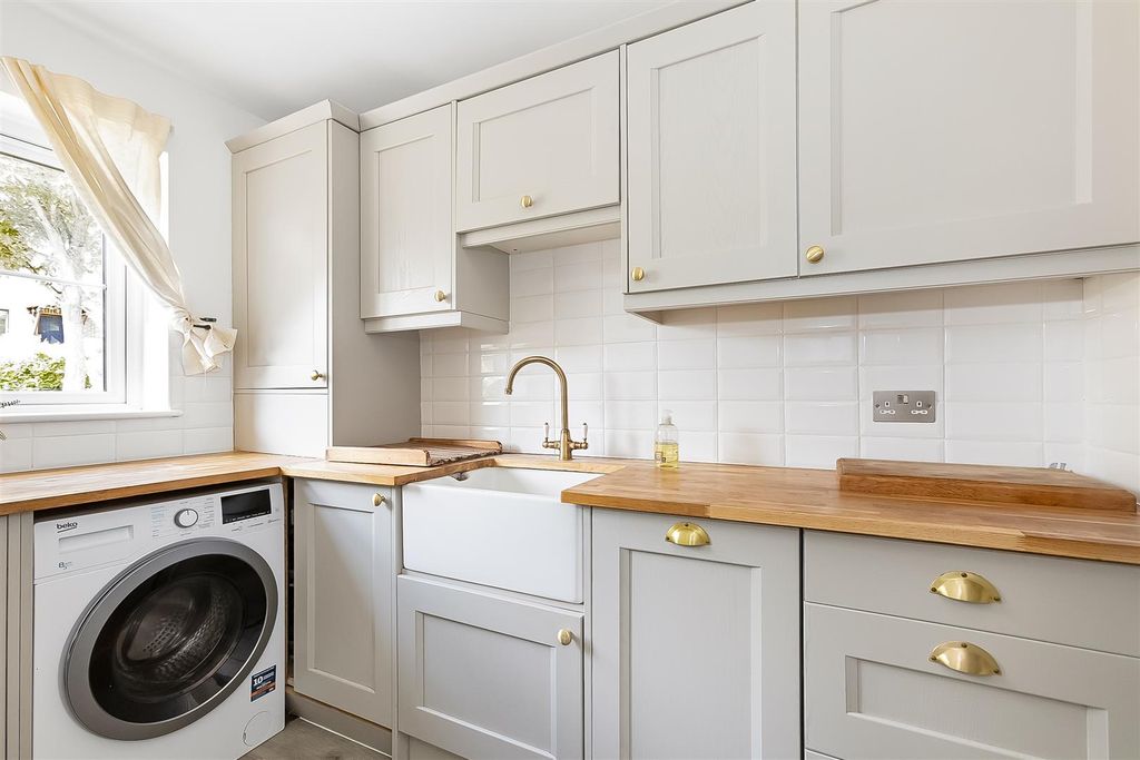 Property photo 2 of 13 Kitchen