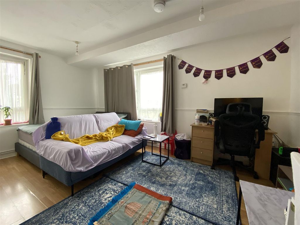 Property photo 2 of 6