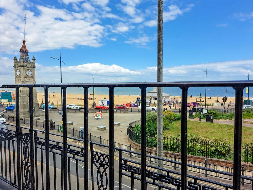 Property photo 3 of 10 Flat 2, 12A Marine Gardens2.Jpg