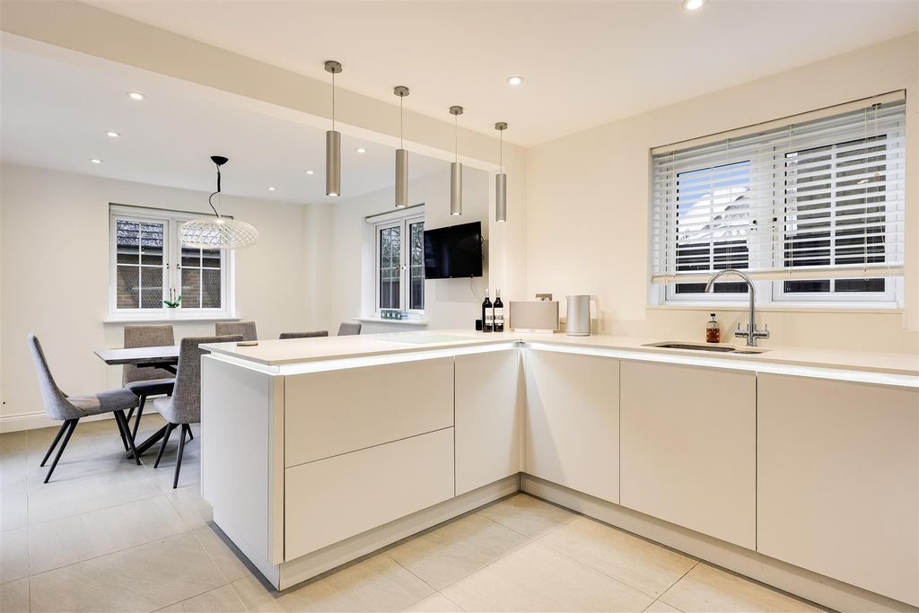 Property photo 3 of 32 Img_2276.Jpg