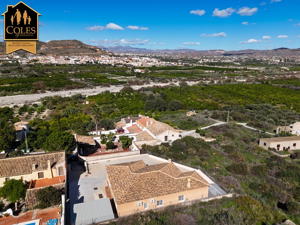 Property photo 3 of 36