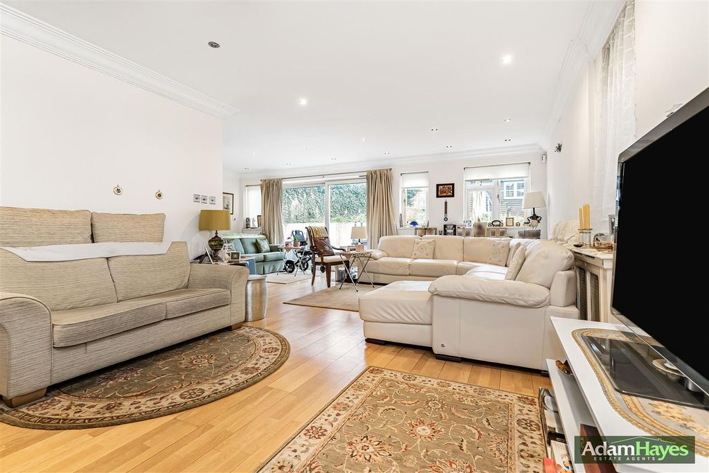 Property photo 1 of 37 13_72746_Watermarked.Jpg