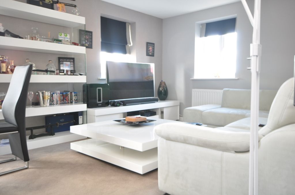 Property photo 2 of 10 4 Silverbirches l...