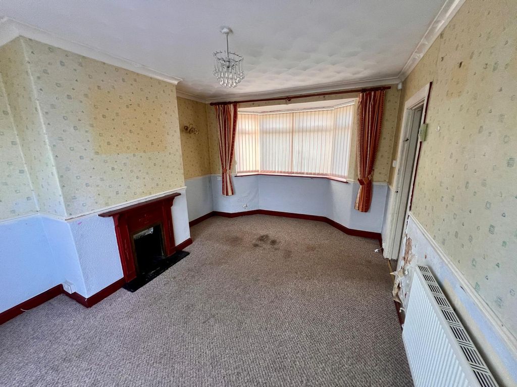 Property photo 3 of 11
