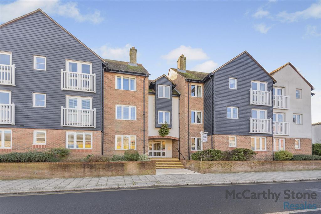 Property photo 1 of 13 8672500-Exterior02.Jpg