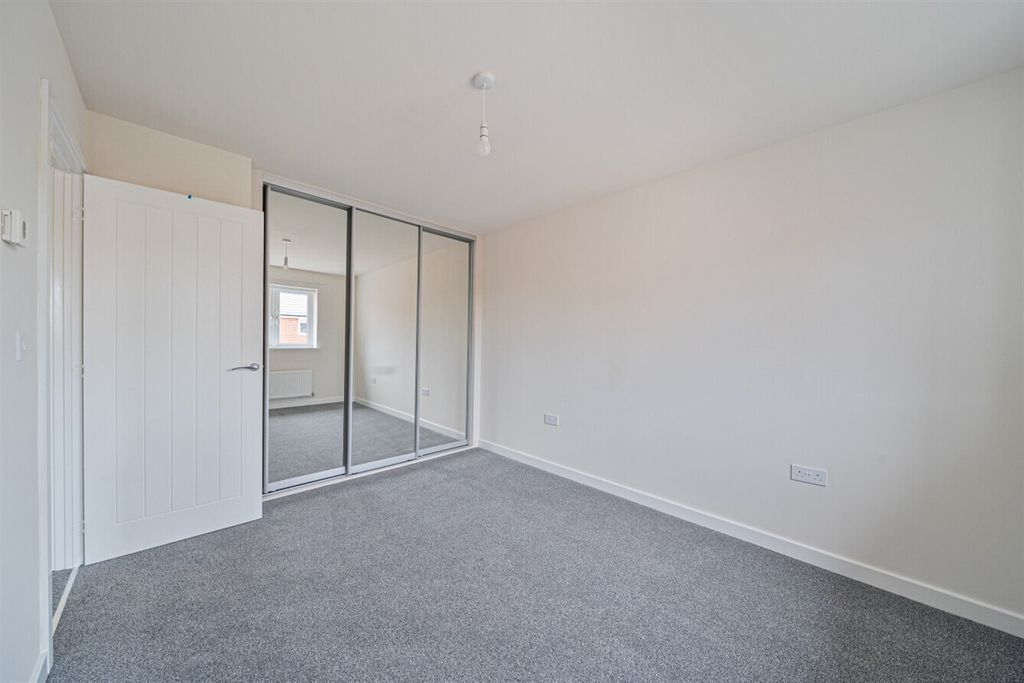 Property photo 3 of 7 Bedroom One