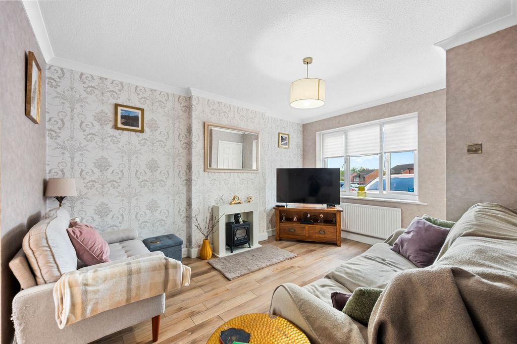 Property photo 2 of 36