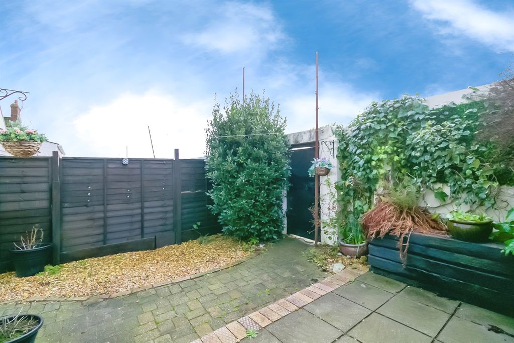 Property photo 2 of 14
