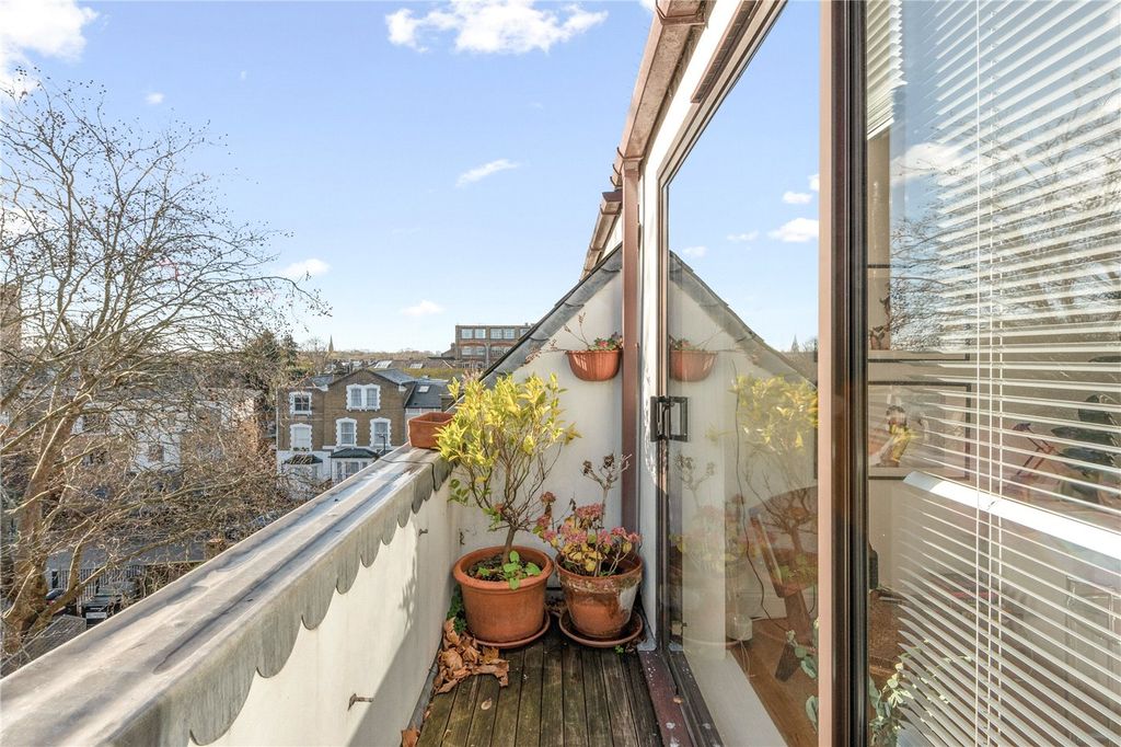 Property photo 3 of 12 Picture No. 15