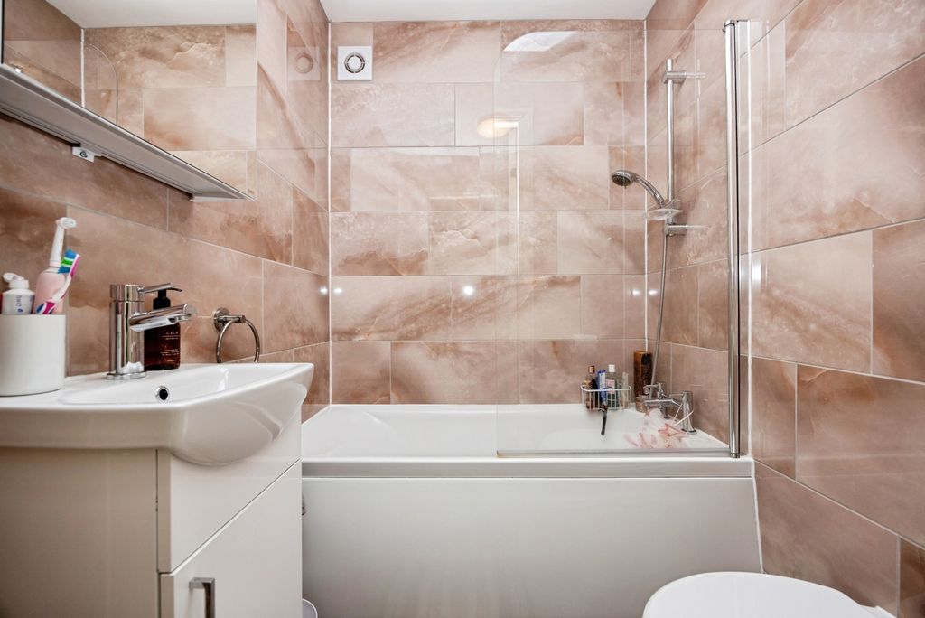 Property photo 3 of 20 Pbox-Img.Jpg
