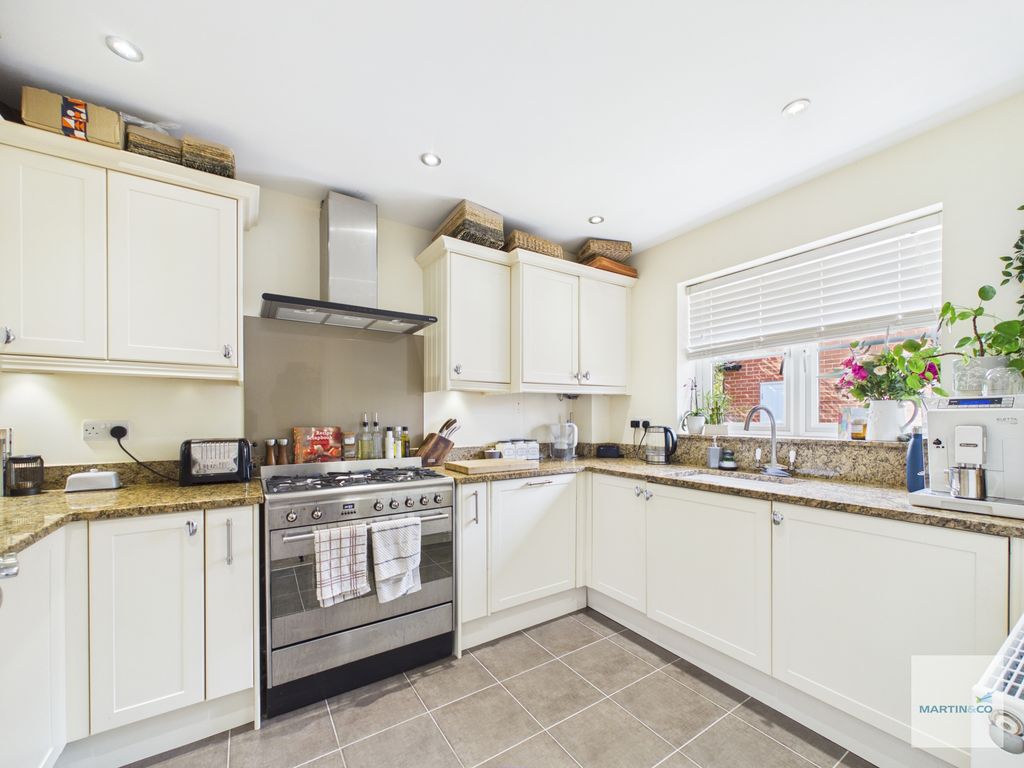 Property photo 3 of 24 Cam03394G0-Pr0545-Still004