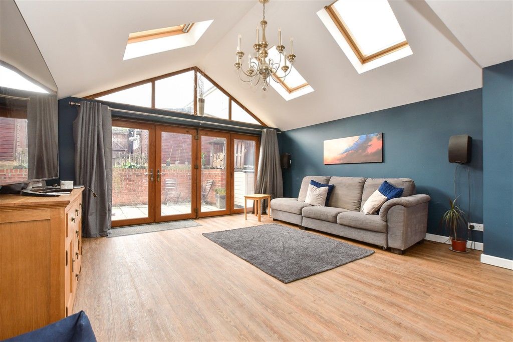 Property photo 2 of 10 Lounge