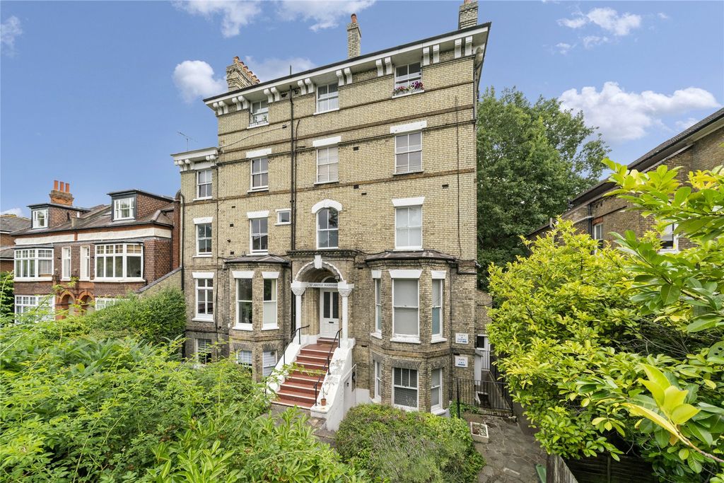 Property photo 1 of 9 External View