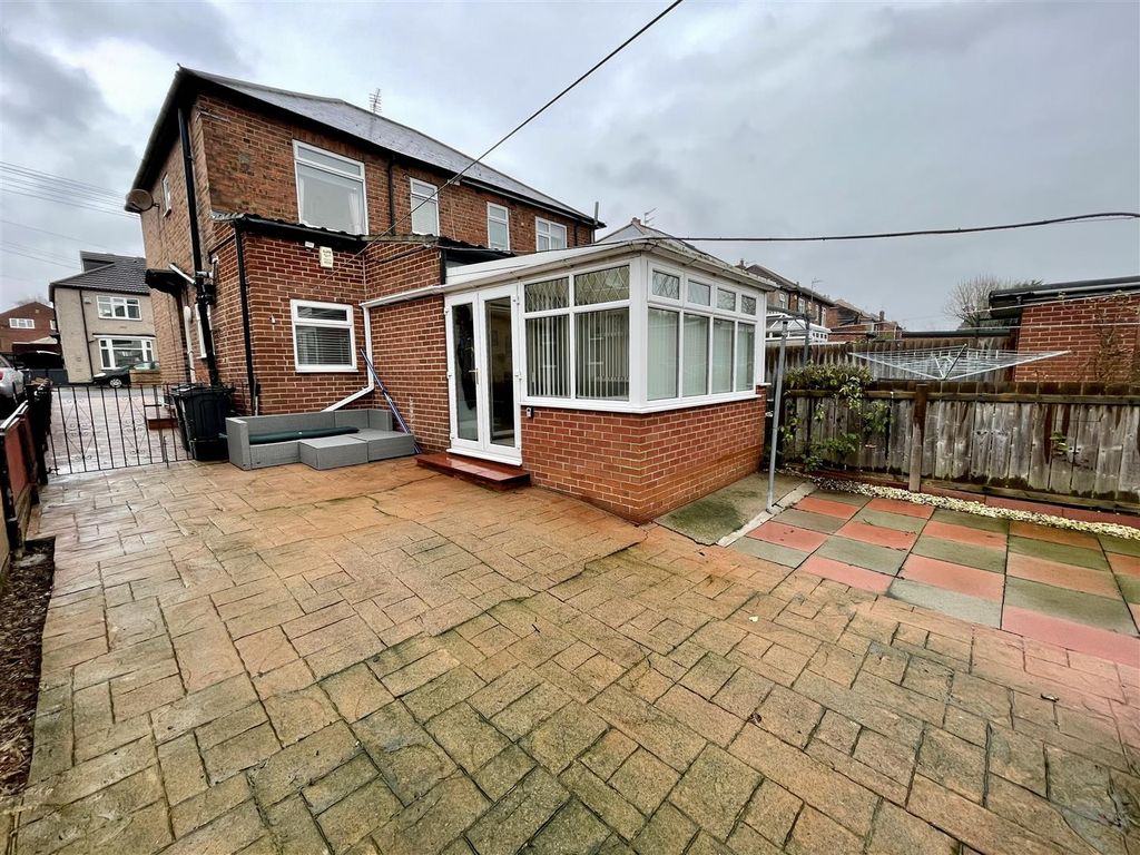 Property photo 2 of 15 Externally