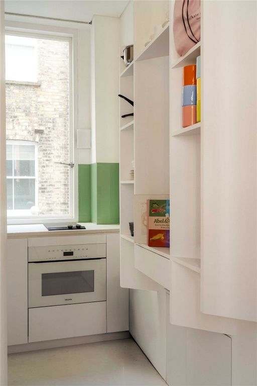 Property photo 3 of 7 Kitchen