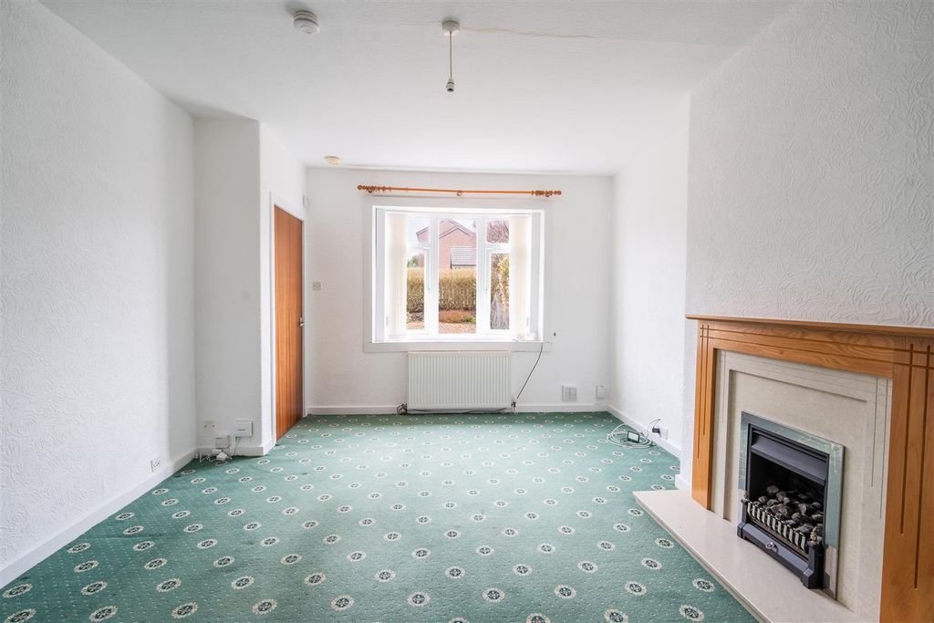 Property photo 3 of 14 Lounge-1.Jpg