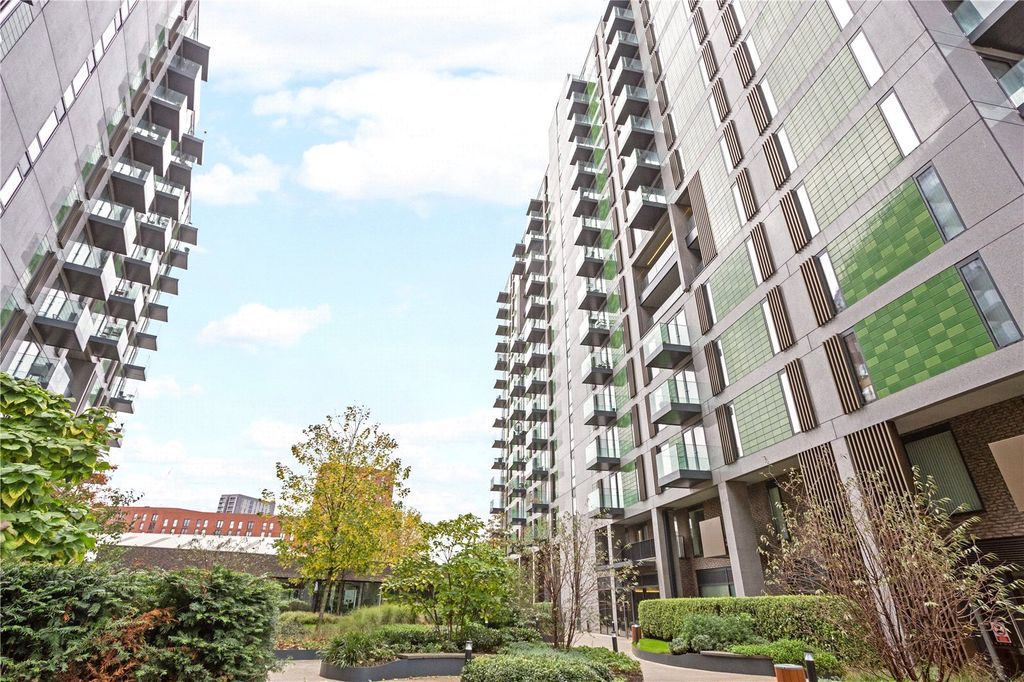 Property photo 1 of 12 External