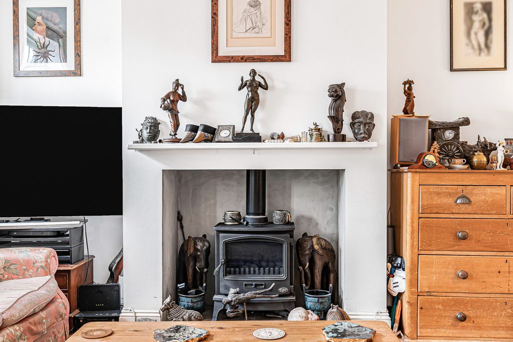 Property photo 2 of 19