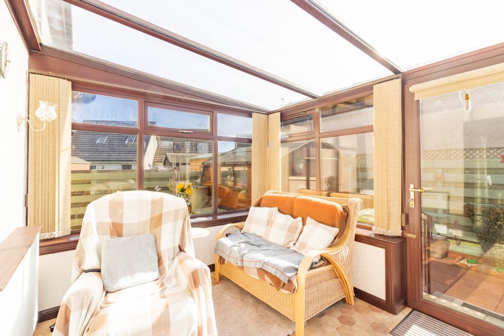 Property photo 3 of 26 Conservatory