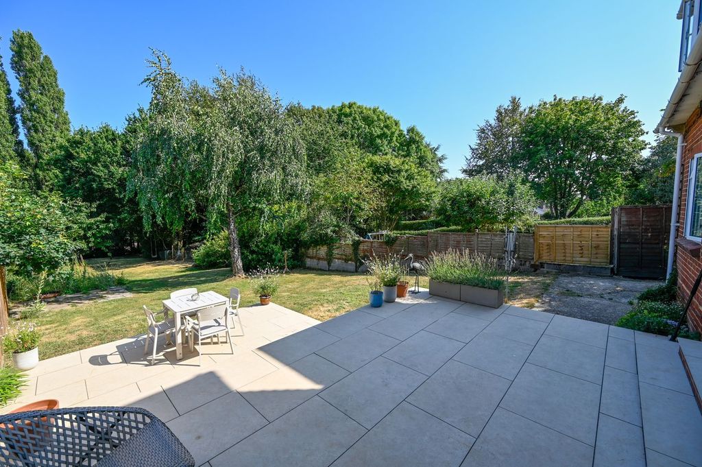 Property photo 2 of 21