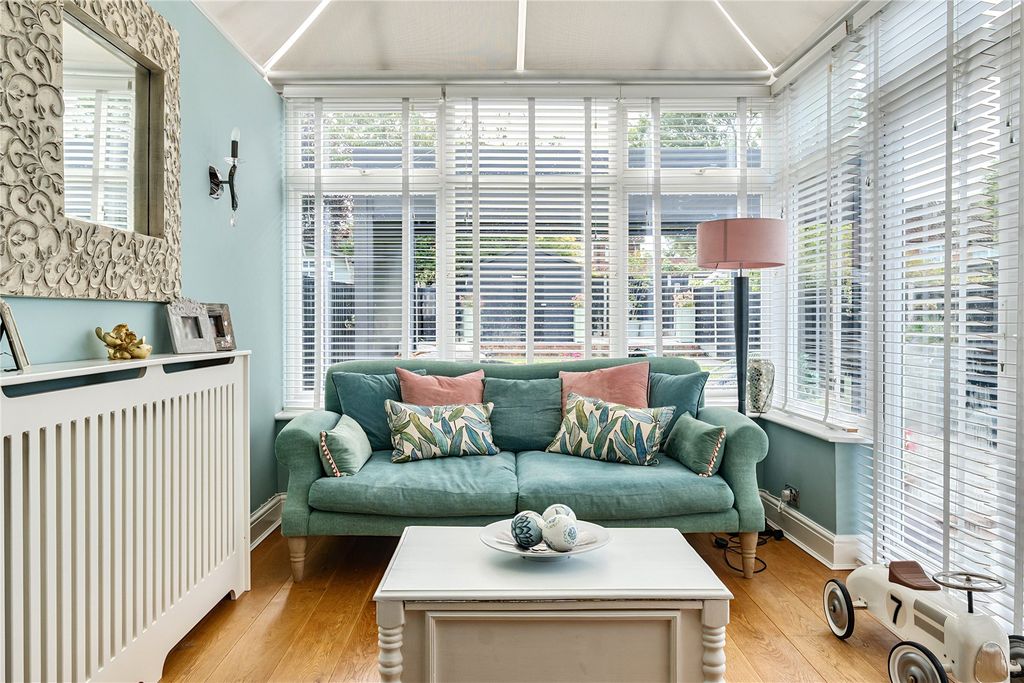 Property photo 2 of 37 Picture No. 03