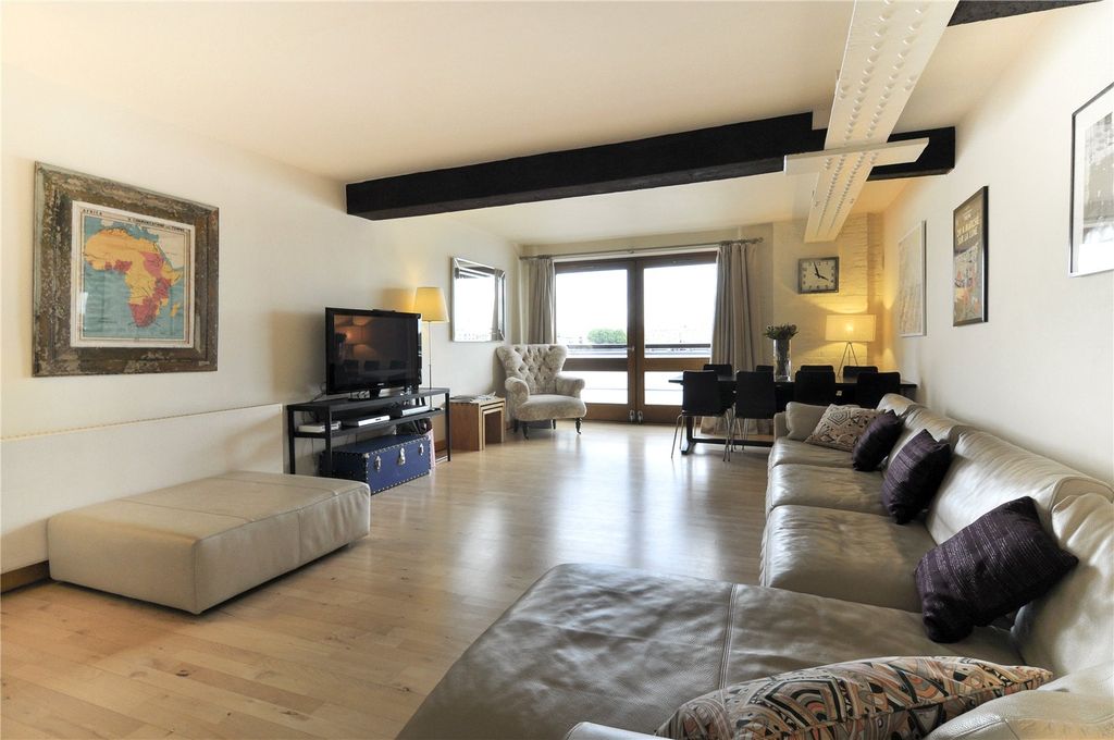 Property photo 1 of 13 Reception