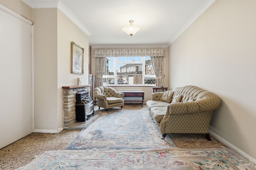 Property photo 2 of 18