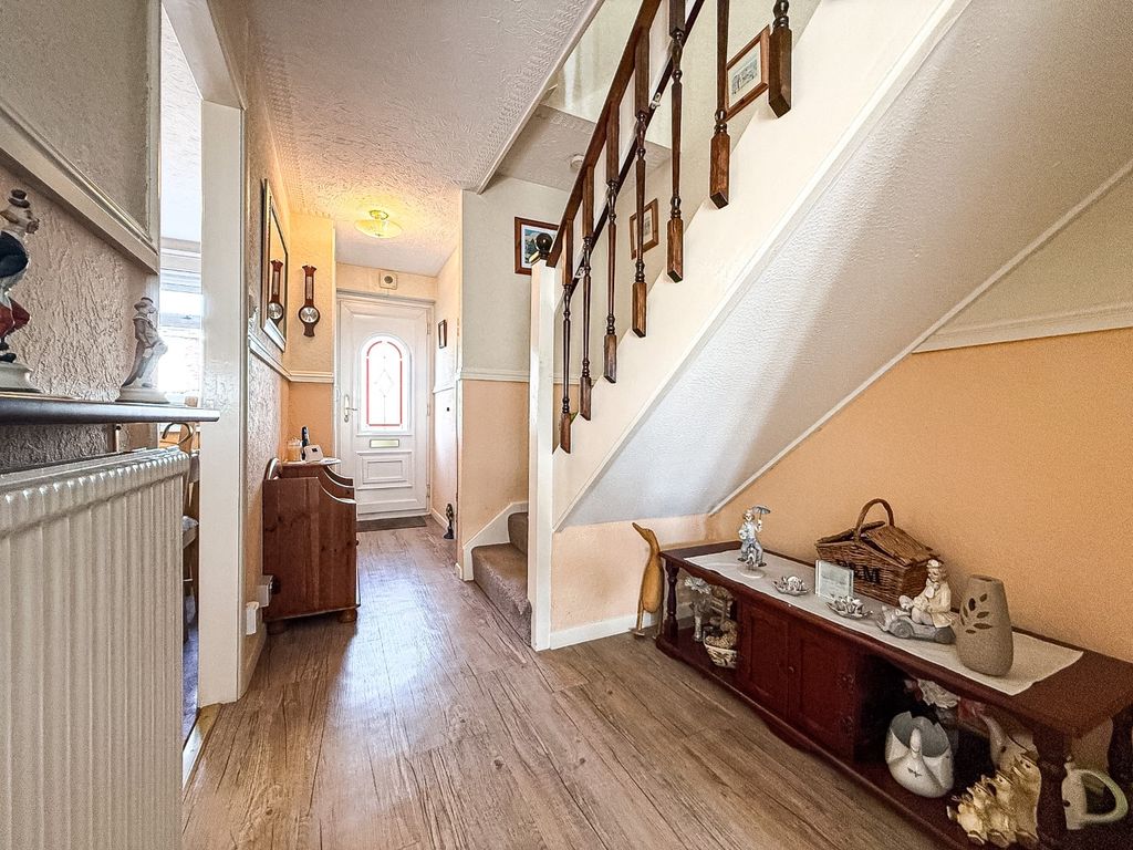 Property photo 2 of 18 4970885