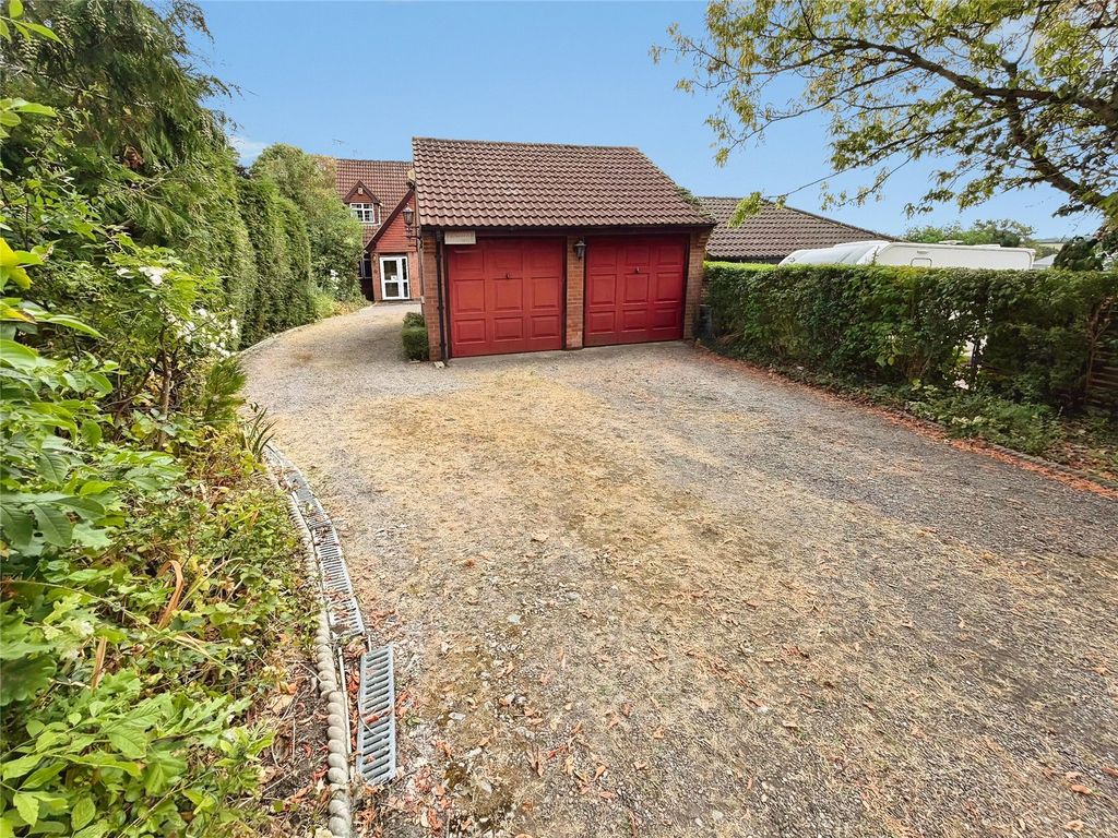 Property photo 2 of 28 Picture No. 44