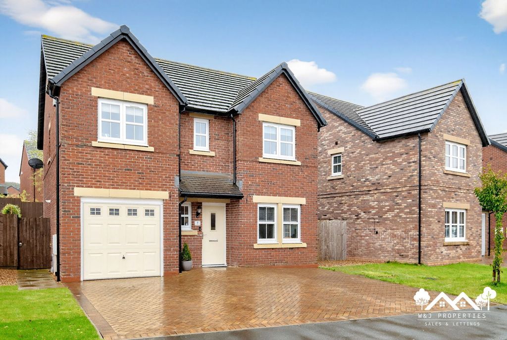 Property photo 2 of 42