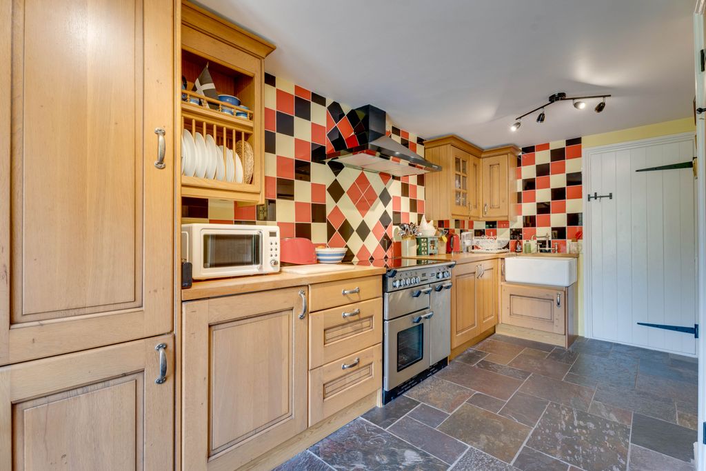 Property photo 3 of 14