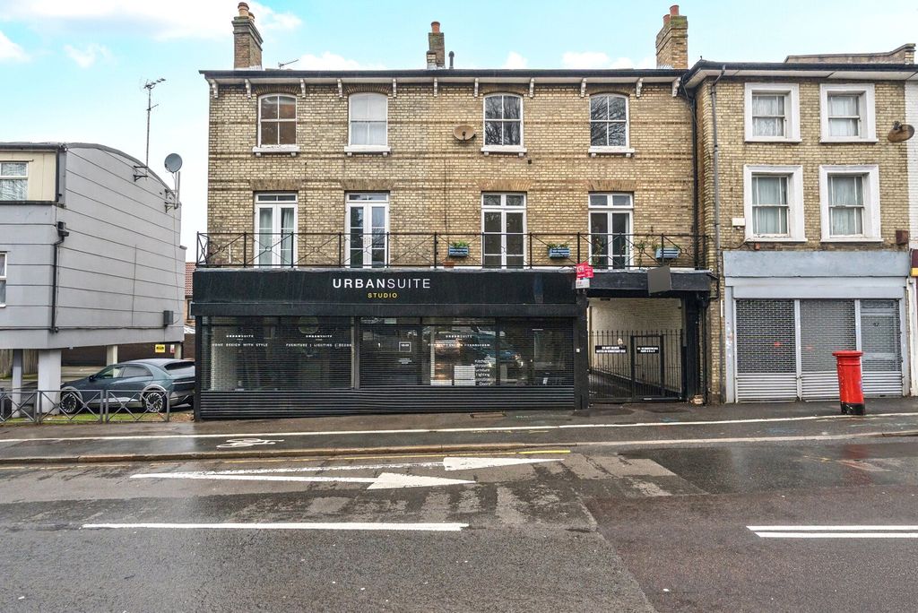 Property photo 1 of 9 External