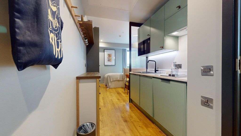 Property photo 2 of 19 Kitchen