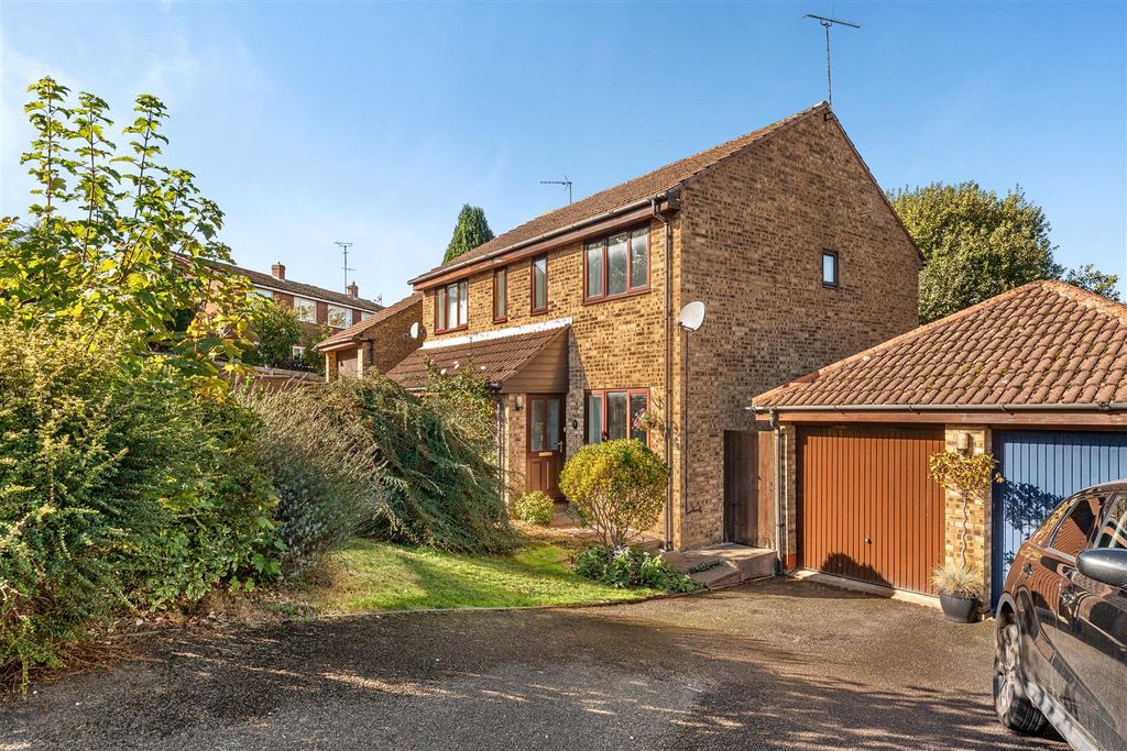 Property photo 1 of 17 7 Green Lane, Banbury-3.Jpg