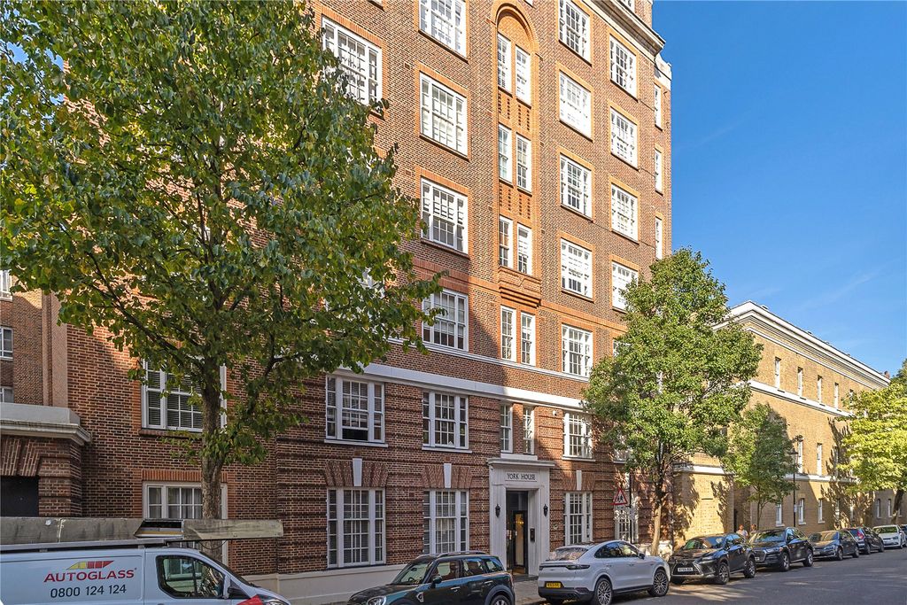 Property photo 2 of 12 External