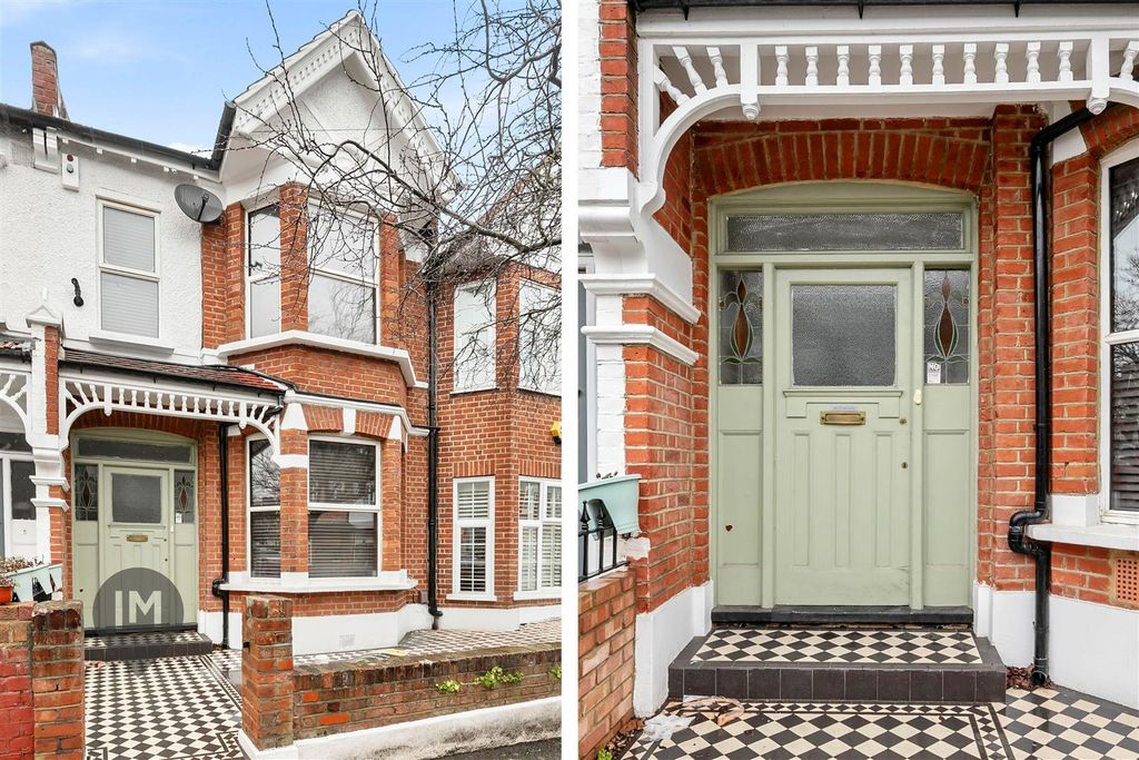 Property photo 1 of 7 External