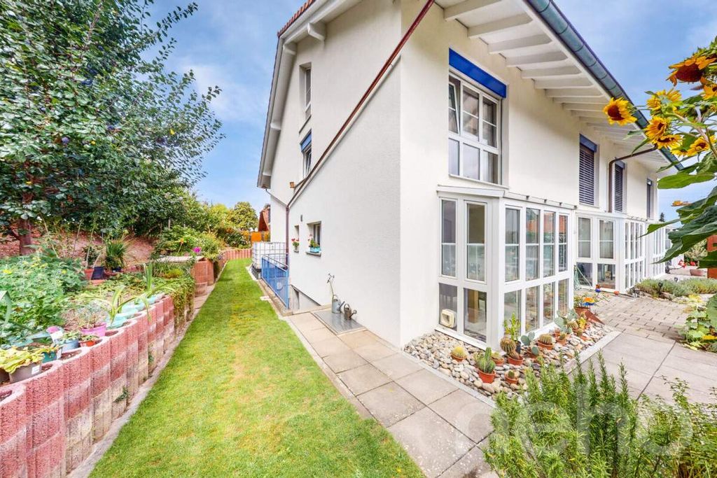 Property photo 2 of 12