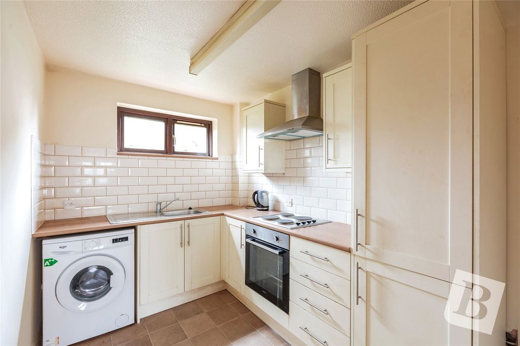 Property photo 2 of 12 Kitchen