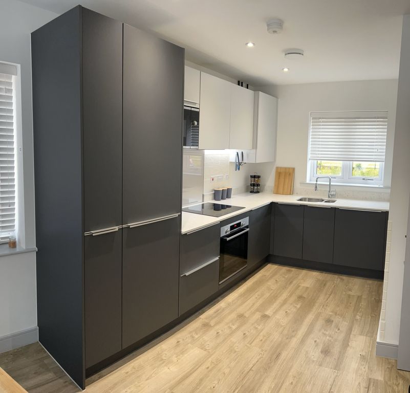 Property photo 3 of 19 Kitchen