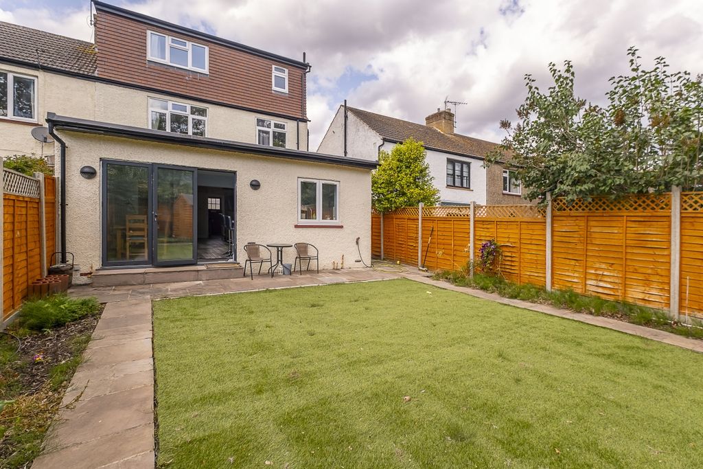 Property photo 2 of 20 4