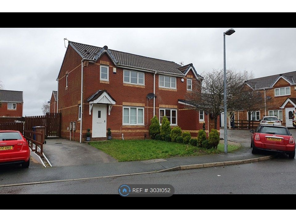 Property photo 1 of 11 House Front