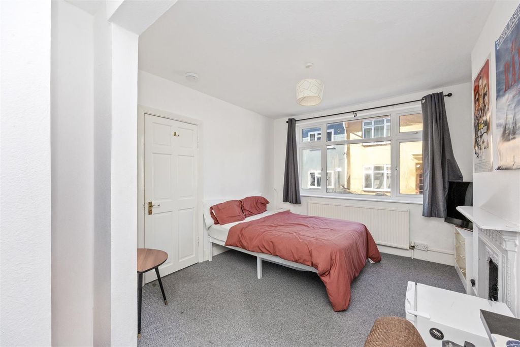 Property photo 2 of 15 Lincoln Street 67-005(1) - Copy.Jpg