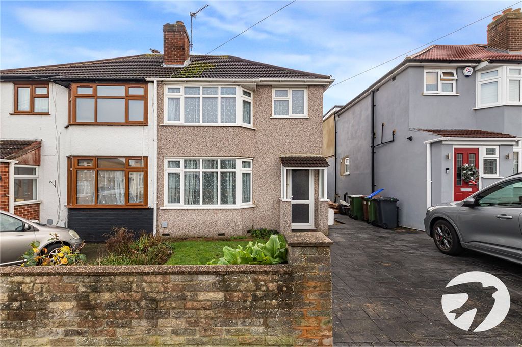 Property photo 1 of 15 External