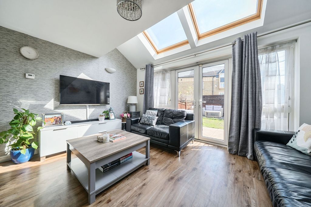 Property photo 2 of 20 1268751 (2)