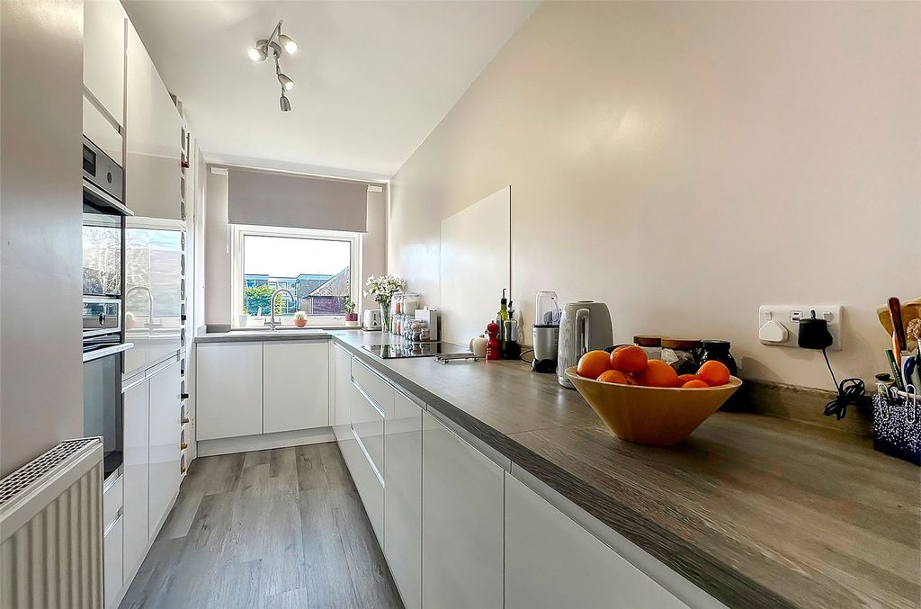 Property photo 2 of 17 Picture No. 06