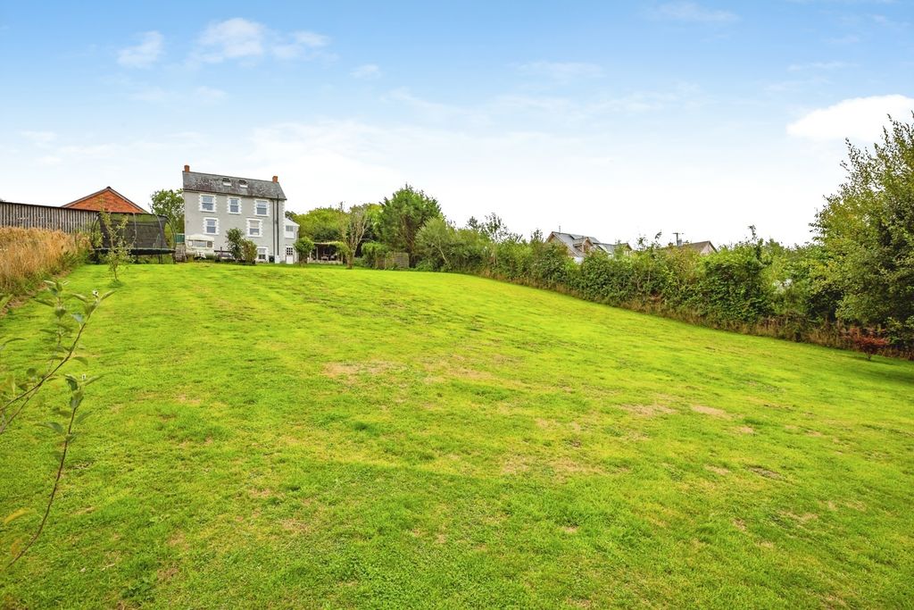 Property photo 2 of 37 Pbox-Img.Jpg