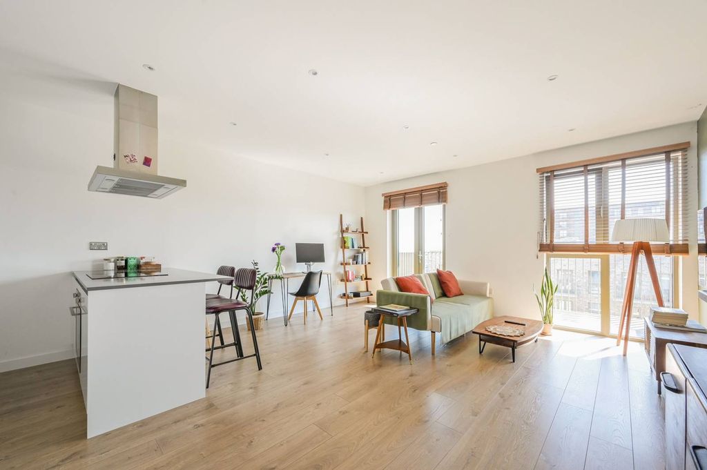 Property photo 1 of 11