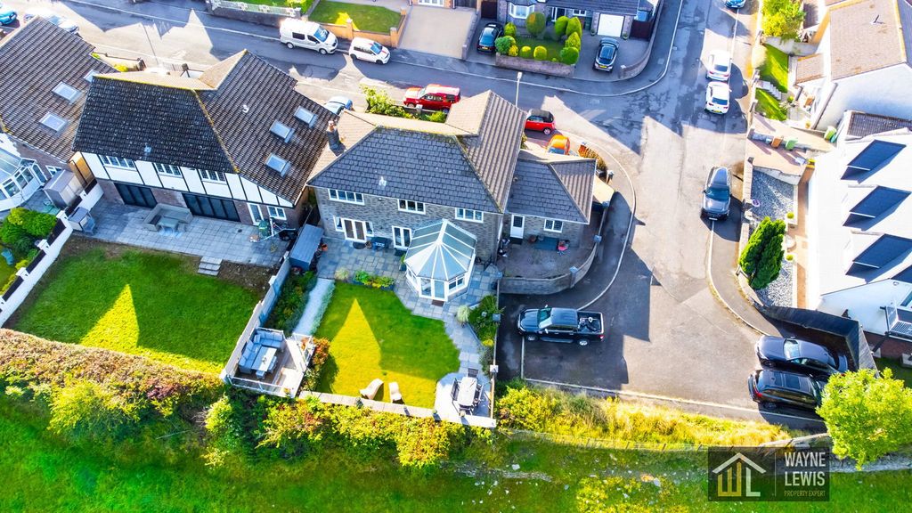 Property photo 1 of 64